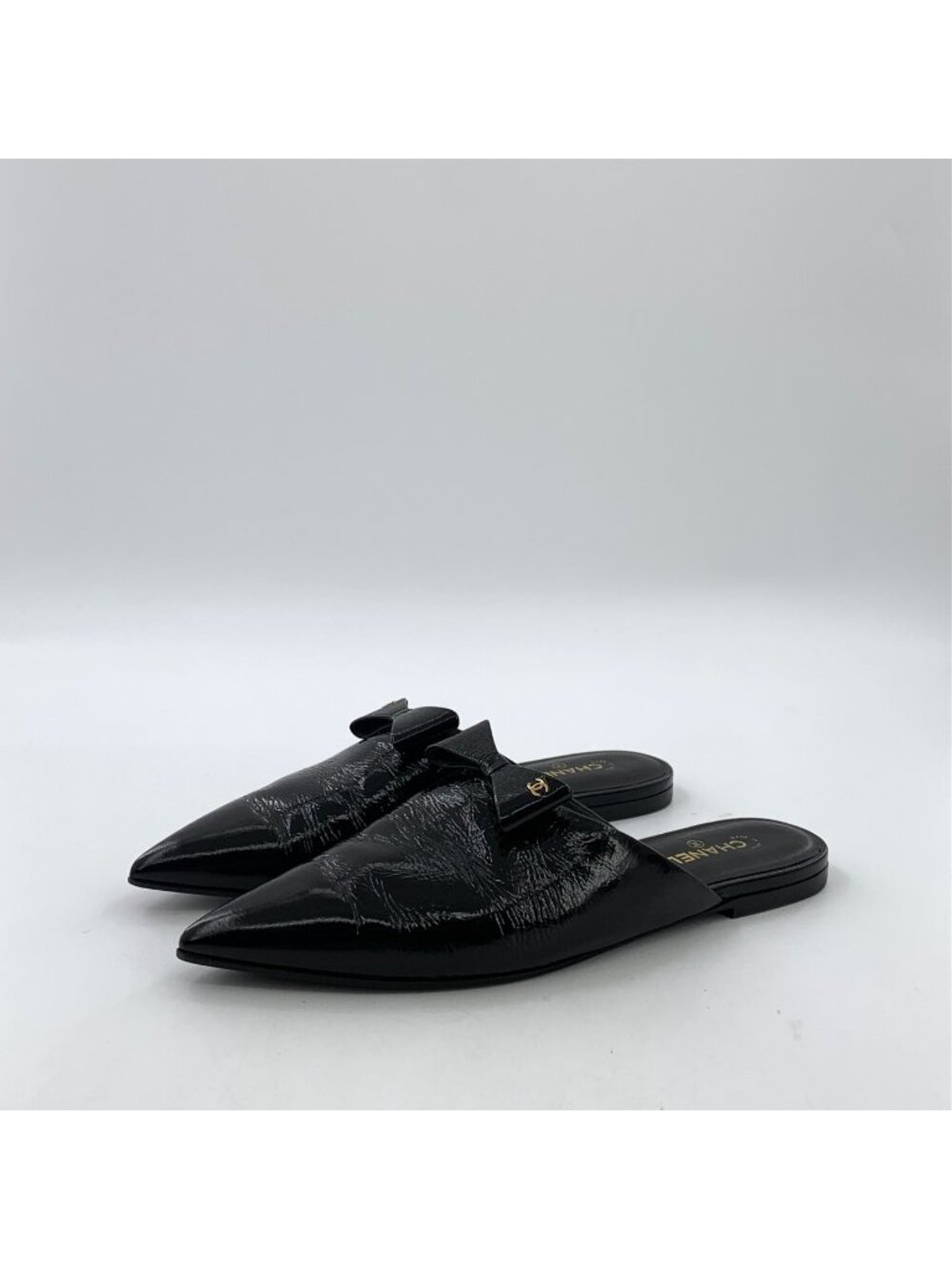 Chanel 25A Black Patent Leather Pointed-Toe Bow Mules